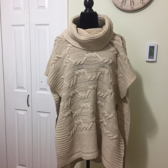 Mango Poncho - Picture 1 of 9